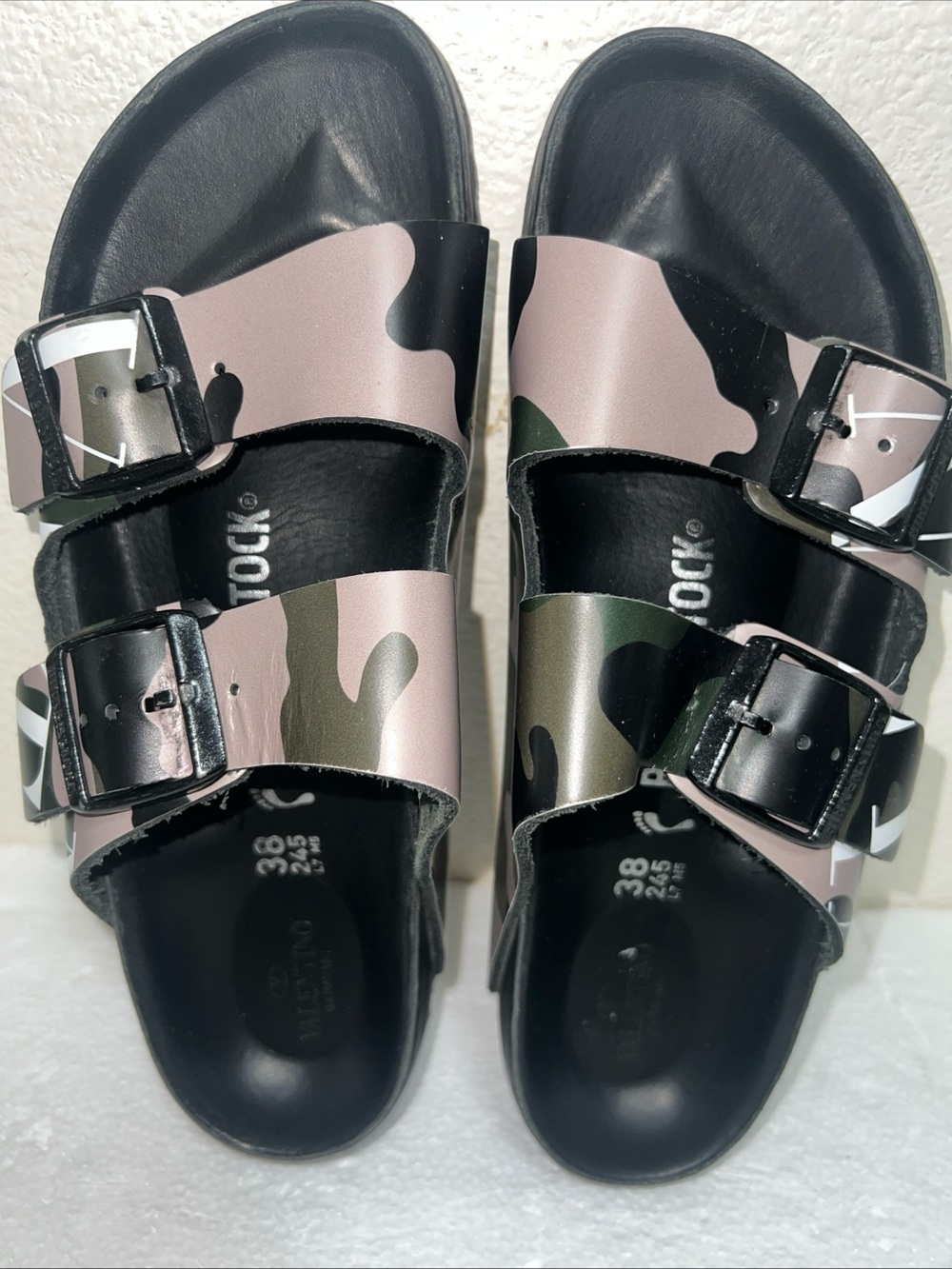 Birkenstock Valentino Arizona Army Camo Logo Sandals EU 38 unisex w sz 8 men 6